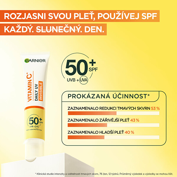 Rozjasňující ochranný pleťový fluid SPF 50+ Vitamin C (Daily UV Invisible) 40 ml