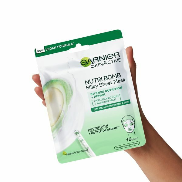 Textilní pleťová maska s mandlovým mlékem pro suchou a citlivou pleť Skin Naturals (Milky Tissue Mask) 28 g