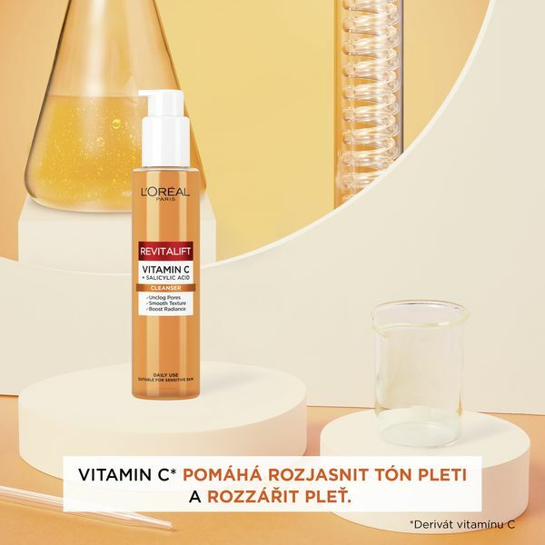 Čisticí pleťová pěna s vitamínem C Revitalift (Cleanser) 150 ml