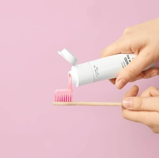 Remineralizáló fogkrém érzékeny fogak számára hidroxi-apatittal (Pink Whitening Toothpaste) 50 ml