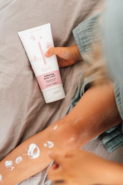 Zjemňující tělové mléko pro děti a miminka - náhradní náplň (Body Lotion Refill) 340 ml