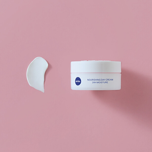 Výživný denní krém pro suchou pleť SPF 30 Essential (Nourishing Day Cream) 50 ml