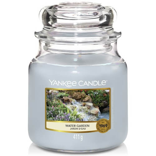 Aromatická sviečka Classic strednej Water Garden 411 g