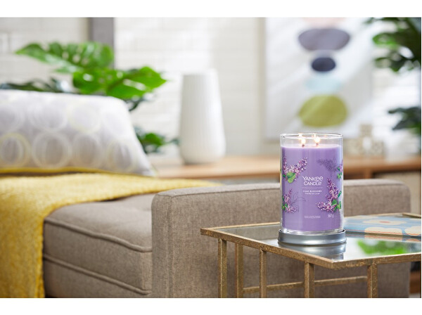 Lumânare aromatică Signature tumbler pahar mare Lilac Blossoms 567 g
