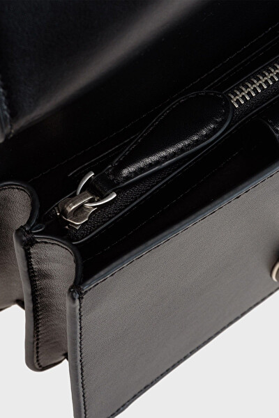 Dámská kožená crossbody kabelka