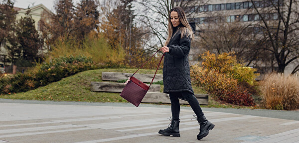 Dámská crossbody kabelka Carlene Wine