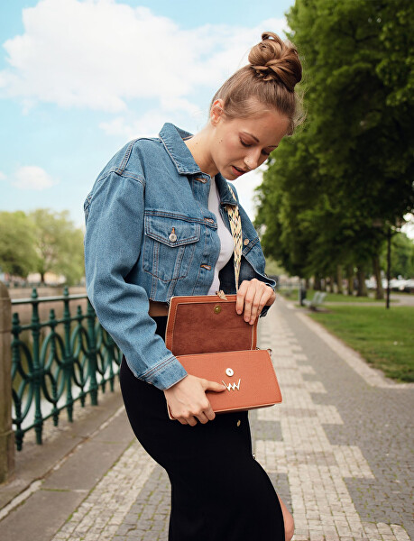 Dámská crossbody kabelka Kasia Brown