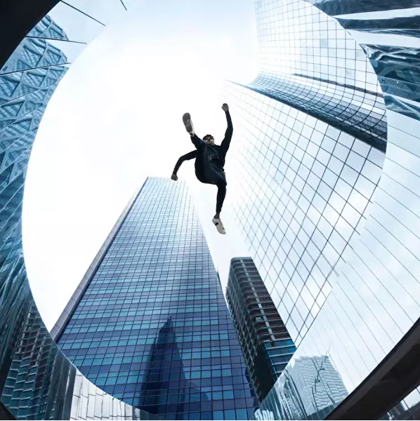 Mercedes-Benz The Move Live The Moment - EDP