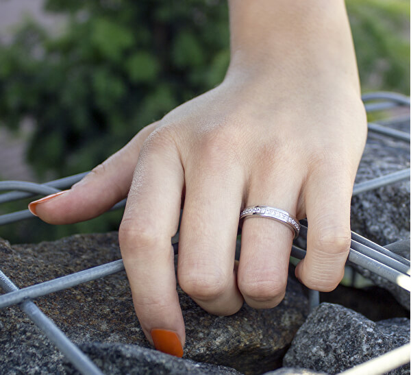 SLEVA - Stříbrný prsten se zirkony AGG26