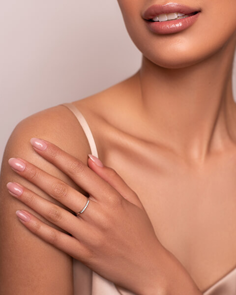 Elegantný prsteň z bieleho zlata so zirkónmi GR067WAU