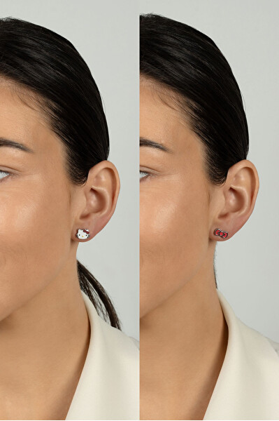 Asymetrické stříbrné náušnice Hello Kitty EA1211W