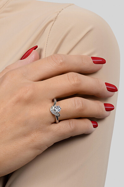 Elegantní stříbrný prsten se zirkony RI048W