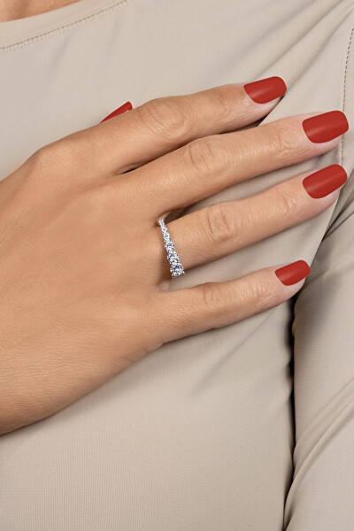 Elegantní stříbrný prsten se zirkony RI119W