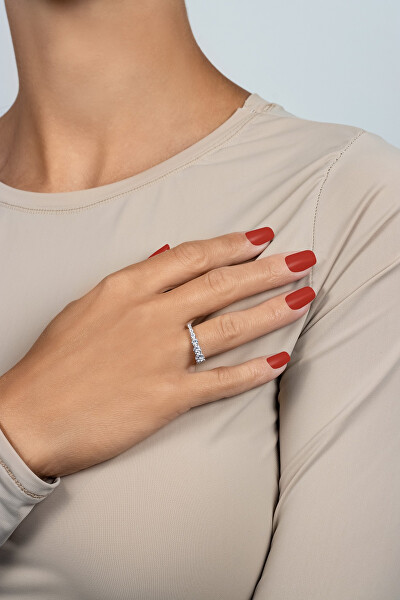 Elegantný strieborný prsteň so zirkónmi RI119W