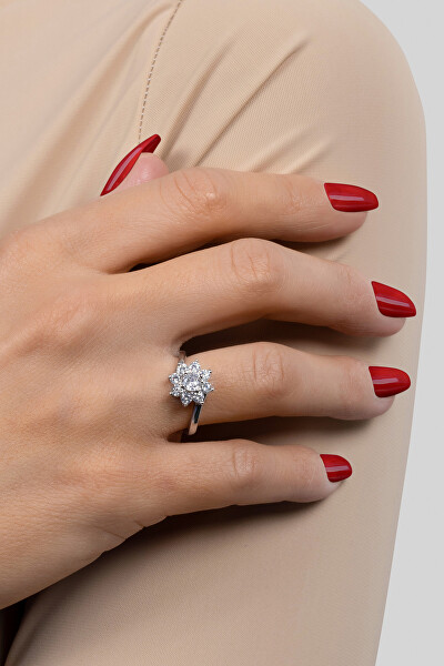 Krásny strieborný prsteň so zirkónmi RI053W