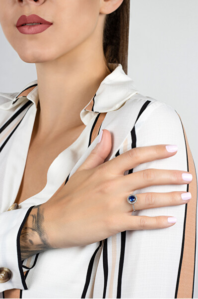 Lussuoso anello in argento con zircone blu RI031W