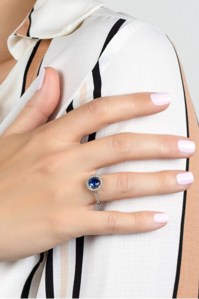 Luxusný strieborný prsteň s modrým zirkónom RI031W