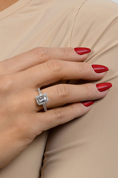 Luxusný strieborný prsteň so zirkónmi RI051W