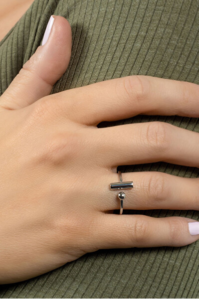 Minimalistický strieborný prsteň RI037W