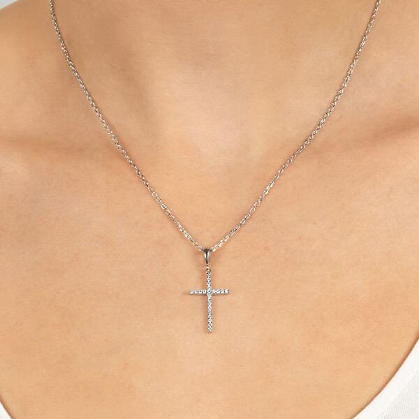 Nadčasový stříbrný náhrdelník Křížek NCL50W