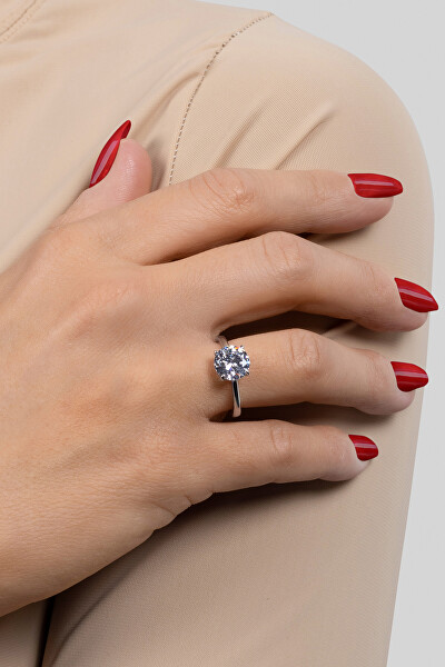 Nadčasový stříbrný prsten s čirým zirkonem RI057W