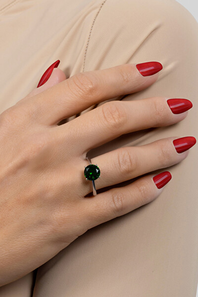 Nadčasový stříbrný prsten se zeleným zirkonem RI057WG