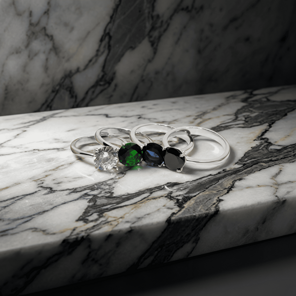 Nadčasový stříbrný prsten se zeleným zirkonem RI057WG