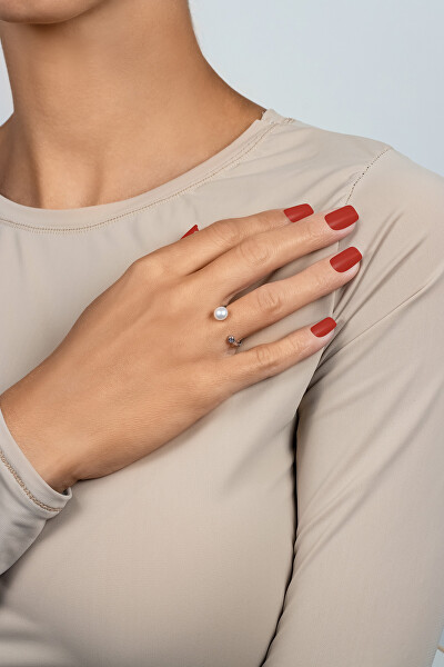 Něžný stříbrný prsten s pravou perlou RI103W
