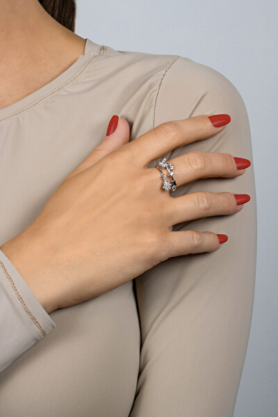 Okouzlující pozlacený prsten s čirými zirkony RI074Y