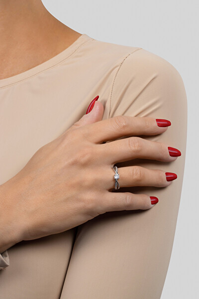 Okouzlující stříbrný zásnubní prsten RI049W