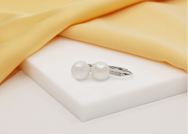 Půvabné stříbrné náušnice s perlou a zirkony EA723W
