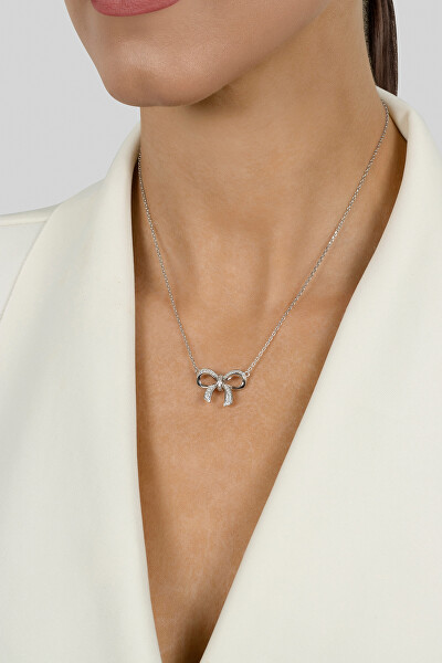 Půvabný stříbrný náhrdelník Mašle NCL55W