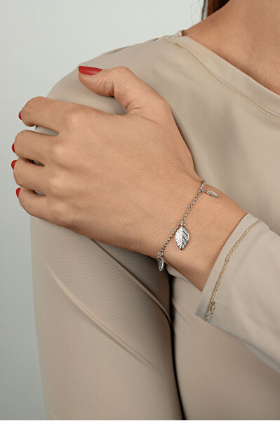 Půvabný stříbrný náramek s lístky BRC248W