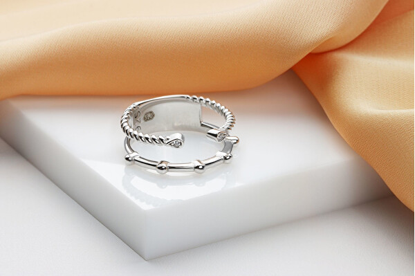 Půvabný stříbrný prsten se zirkony RI094W