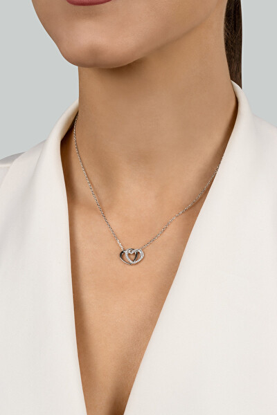 Slušivý strieborný náhrdelník srdca so zirkónmi NCL83W