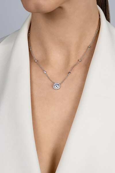 Slušivý stříbrný náhrdelník se zirkony NCL97W