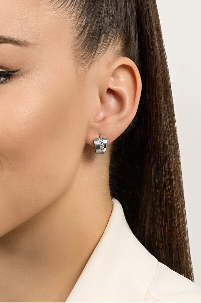 Eleganti orecchini in argento con zirconi EA216W