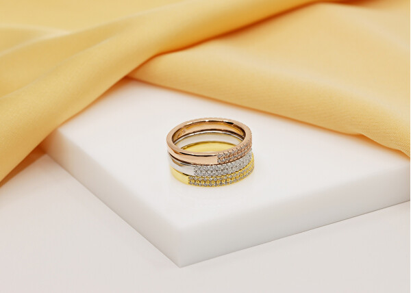 Glitzernder vergoldeter Ring mit klaren Zirkonen RI059Y