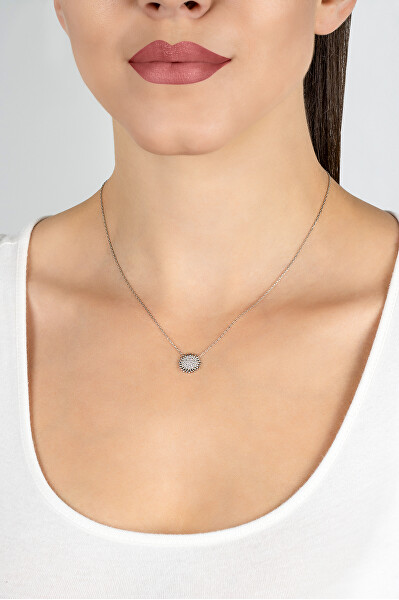 Třpytivý stříbrný náhrdelník se zirkony NCL24W