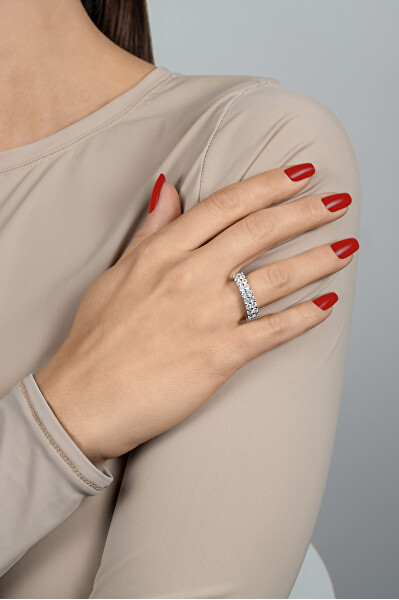 Třpytivý stříbrný prsten s čirými zirkony RI067W