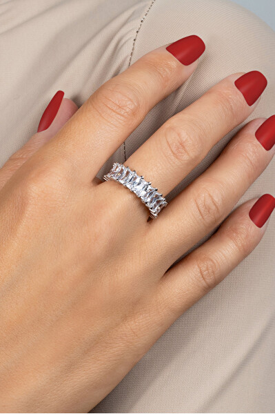 Třpytivý stříbrný prsten s čirými zirkony RI087W