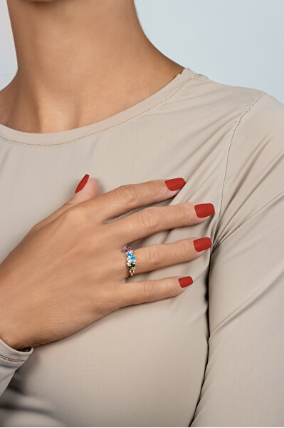 Výrazný stříbrný prsten s barevnými zirkony RI099W