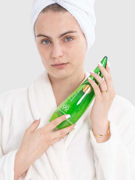 Pozlacený řetízkový náramek Essential BNL068
