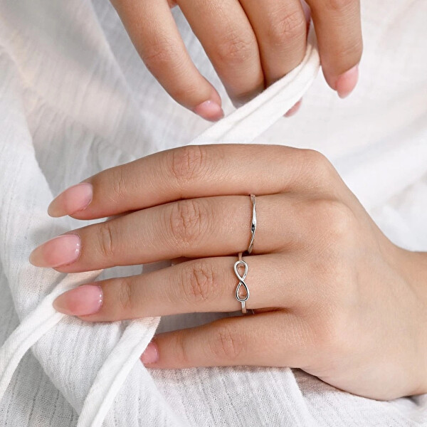 Elegantní stříbrný prsten Nekonečno 65006