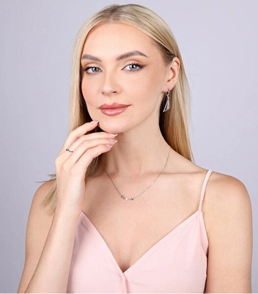 Elegantní stříbrný prsten vlnky s ozdobným prolisováním 65008