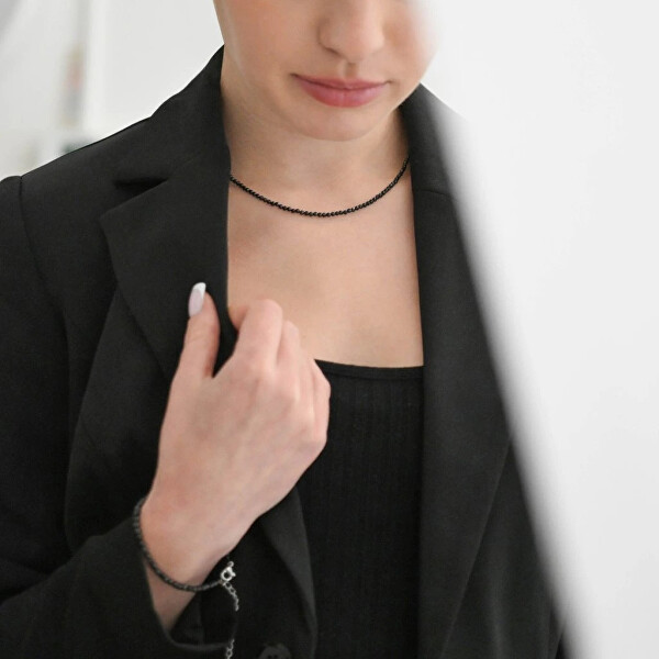 Korálkový náhrdelník s černým spinelem 42012.3 black spinel