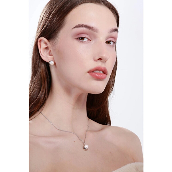 Půvabná sada stříbrných šperků s pravými perlami 29053.1B (náušnice, řetízek, přívěsek)