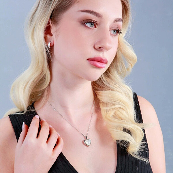 Půvabné kruhové náušnice s perletí 11428.1