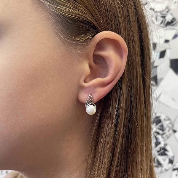 Bellissimi orecchini in argento con autentica perla d’acqua dolce 21093.1B