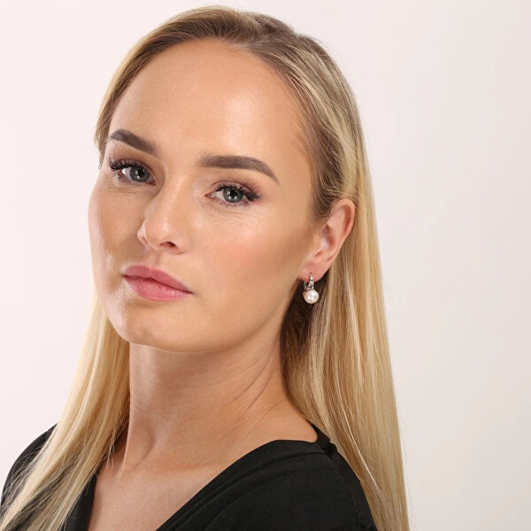 Stříbrné náušnice s říční perlou 21070.3